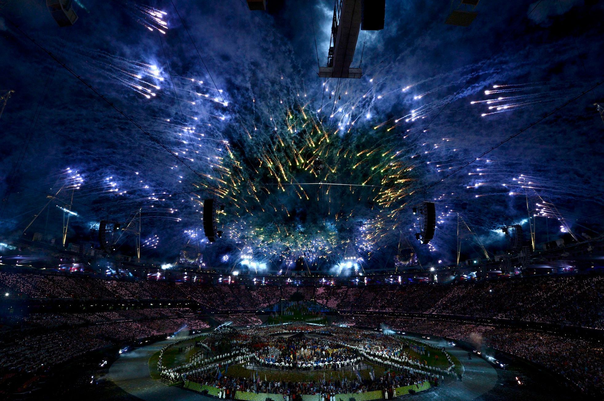 Slavnostní zahájení olympiády: ohňostroj