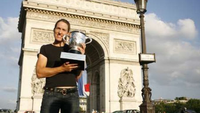 Heninová triumfovala na dvou Grand Slamech: v Paříži a v New Yorku