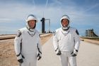 Poprvé s astronauty. SpaceX za pár dní podnikne historický let do vesmíru