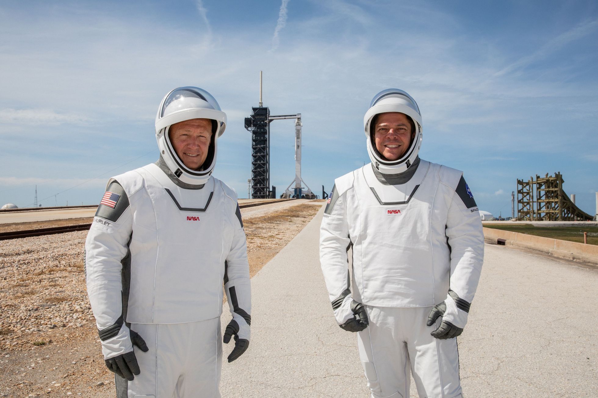 Douglas Hurley i Robert Behnken létali v raketoplánech. Teď po devíti letech opět poletí na ISS v americké lodi z mysu Canaveral.