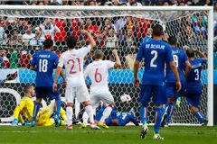 Živě: Itálie - Španělsko 2:0, Buffon vychytal Piquého a postup Italů zpečetil Pellé