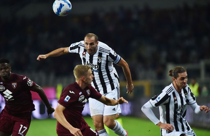 Giorgio Chiellini a David Zima