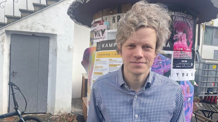 Zlepšuje pověst úředníků. Že jsou líní a neschopní, je omyl, tvrdí jejich mentor