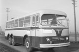Toto už je sériová podoba T500 HB, produkce se rozjela v roce 1954. Na československé poměry šlo o revoluční autobus, který měl samonosnou karoserii a motor vzadu.