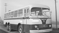 Toto už je sériová podoba T500 HB, produkce se rozjela v roce 1954. Na československé poměry šlo o revoluční autobus, který měl samonosnou karoserii a motor vzadu.