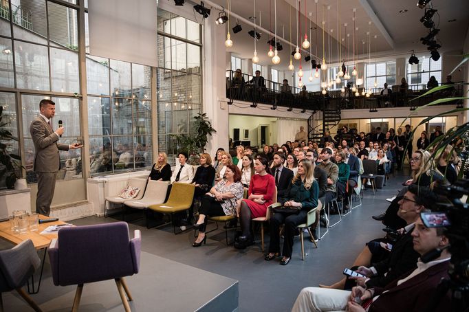 Konference Pomáhejte promyšleně.