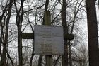 Obrazem: Masakr na Němcích připomínají nenápadná místa piety