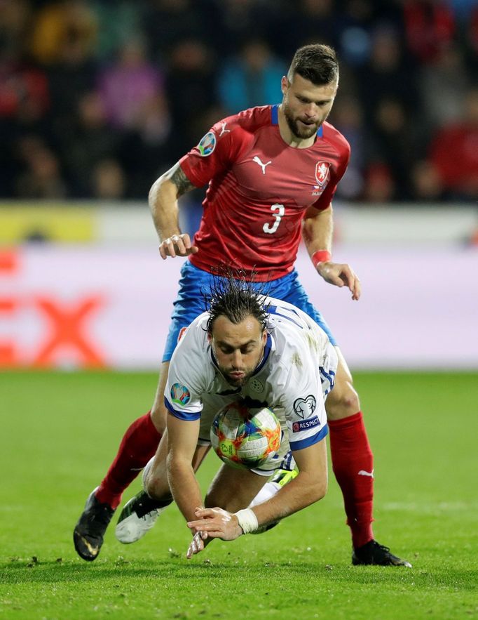 fotbal, kvalifikace ME 2020, Česko - Kosovo, Ondřej Čelůstka, Atdhe Nuhiu