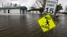 Home are seen surrounded by water after Hurricane Isaac in Ironton, Louisiana August 30, 2012. REUTERS/Sean Gardner (UNITED STATES - Tags: ENVIRONMENT DISASTER) Published: Srp. 30, 2012, 5:36 odp.