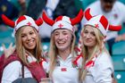 Anglické "bojovnice" se ještě usmívají, ale po zápase s Walesem je humor přešel.