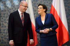Čech Bohuslav Sobotka se na summitu EU-Afrika stane Polákem. Dokonce Polkou Ewou