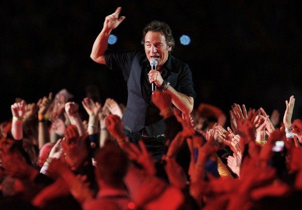 Bruce Springsteen během Super Bowlu