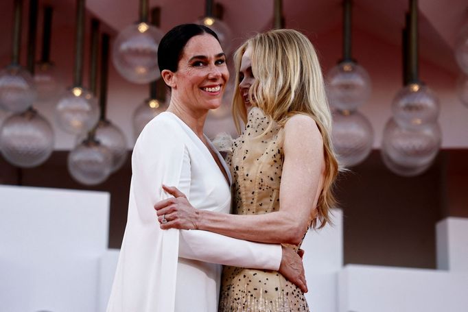 Režisérka Halina Reijn a herečka Nicole Kidman při benátské premiéře filmu Babygirl.