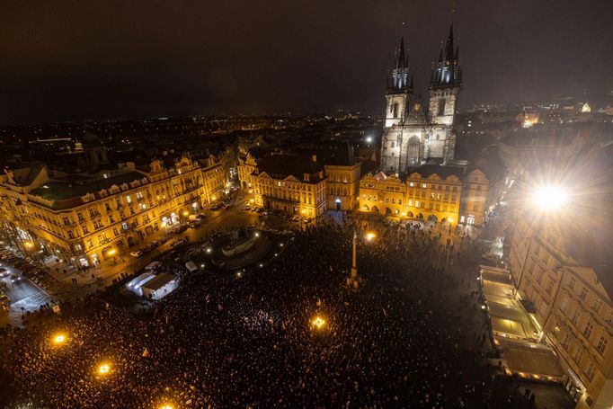 Předvolební mítink Petra Pavla v Praze na Staroměstském náměstí.