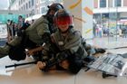 V Hongkongu pokračují demonstrace, policie proti protestujícím zasáhla slzným plynem