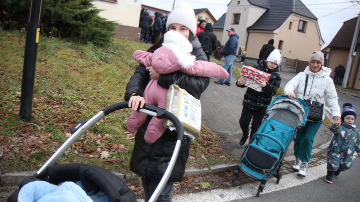 Ať vidí, že se na ně Češi nevykašlali. Lidé před Vánoci pomohli Ukrajincům