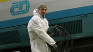 Tento muž je technik firmy Alstom. Anglicky nemluví, italsky brilantně