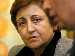 Víra útlak neomlouvá, tvrdí nositelka Nobelovy ceny míru za rok 2003 Širín Ebadíová.