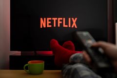 Netflixu ubrala možné předplatitele pandemie i konkurence. Láká proto na videohry