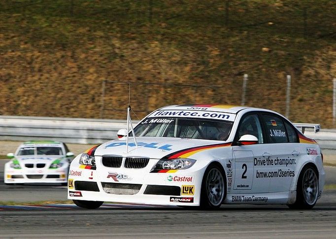 Jörg Müller (BMW 320si).