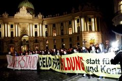 Policie ve Vídni dohlédla na vyklizení posluchárny