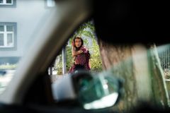 Fronty na prostitutky v Dubí zmizely. Německá auta už nevozí jen klienty, ale i pomoc