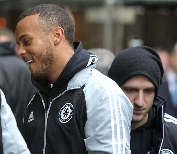 Chelsea přiletěla do Prahy: Ryan Bertrand