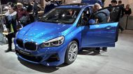 Další novinkou na vídeňském výstavišti bylo omlazené BMW řady 2 Active a Gran Tourer. Hlavní změny hledejte v oblasti předního nárazníku a zvětšených ledvinek.