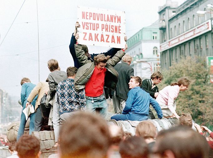 Připomeňte si obrazem srpnovou invazi v roce 1968