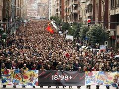 Demonstrace ve španělském Bilbau měla upozornit na probíhající proces s 56 baskickými nacionalisty, kteří čelí obvinění z napomáhání teroristům z ETA.