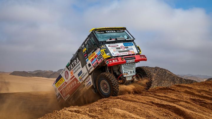 Loprais dál vede Dakar mezi kamiony, Prokop si v autech drží osmé místo; Zdroj foto: A.S.O.