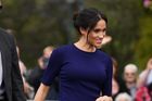 Barvou roku 2020 je královská modrá: Máte ji ve svém šatníku a víte, jak ji nosit?