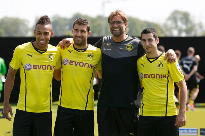 Nové posily Borussie Dortmund 2013 (Sokratis, Mchitarjan, Klopp a Aubameyang)