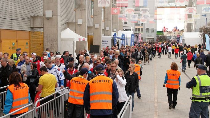 Fanoušci na hokejovém MS ve Stockholmu