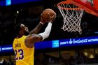 James dovedl v NBA Lakers 36 body k výhře nad Chicagem