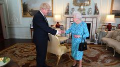 Boris Johnson u královny Alžběty II.
