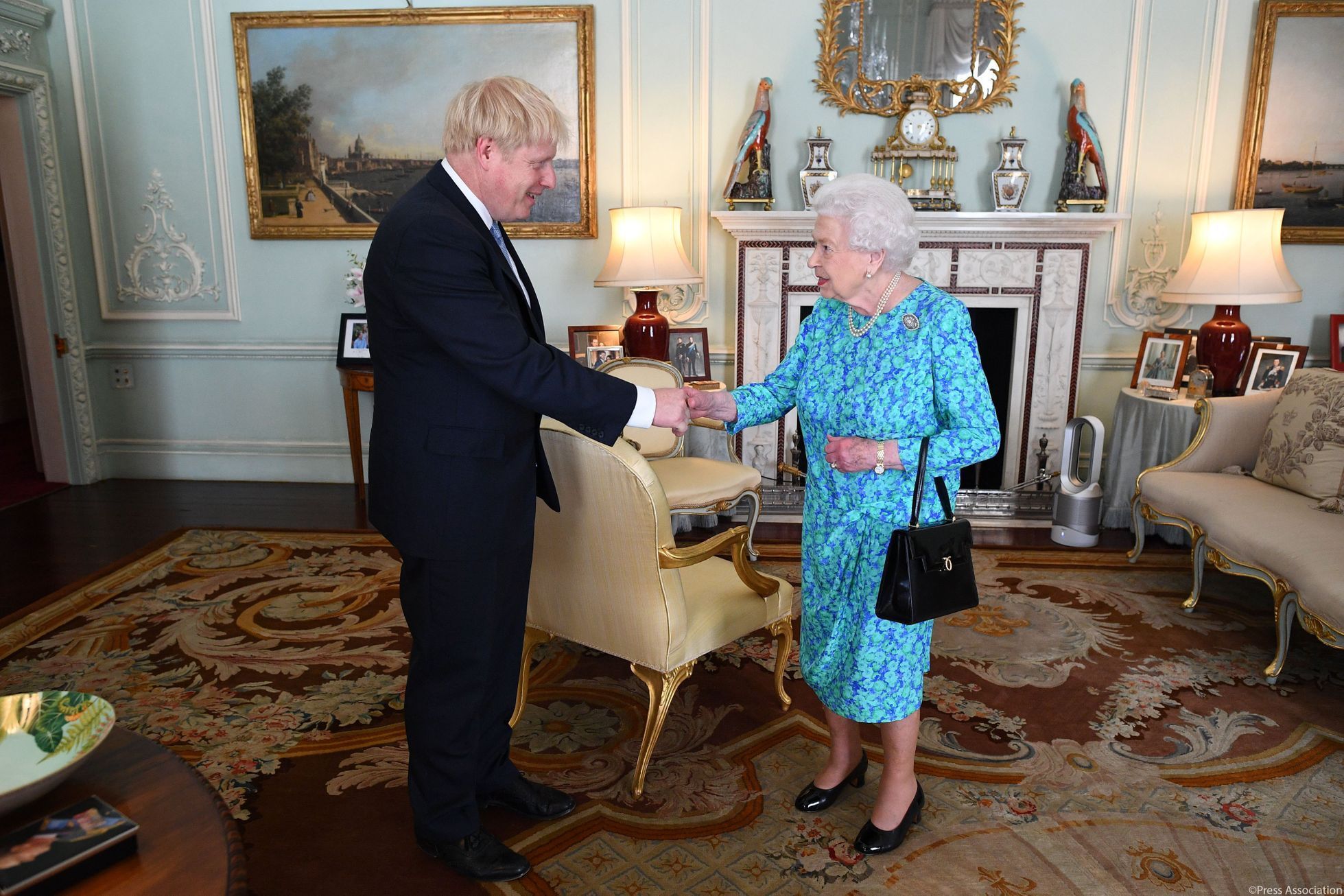 Boris Johnson u královny Alžběty II.