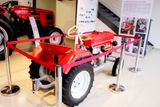 V roce 1960 vyhráli televizor, o rok později se podle archivů ale do soutěže přihlásilo třikrát více dětí (na polích tehdy pracovalo asi 60 000 žáků). A tak vznikl nápad, aby se v Zetoru postavil malý traktor, který by se stal hlavní cenou v soutěži.