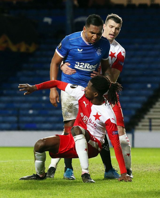 Alfredo Morelos šel ještě vynadat Peterovi Olayinkovi