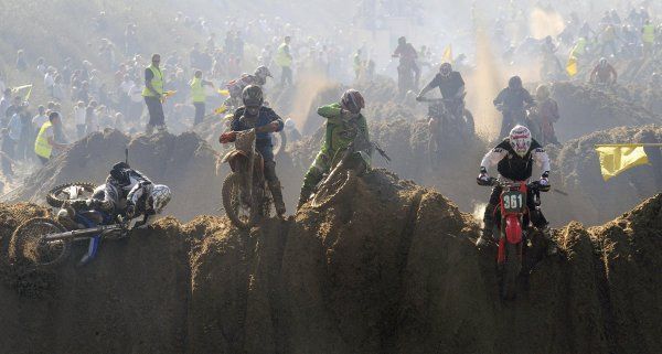 Šílení motorkáři