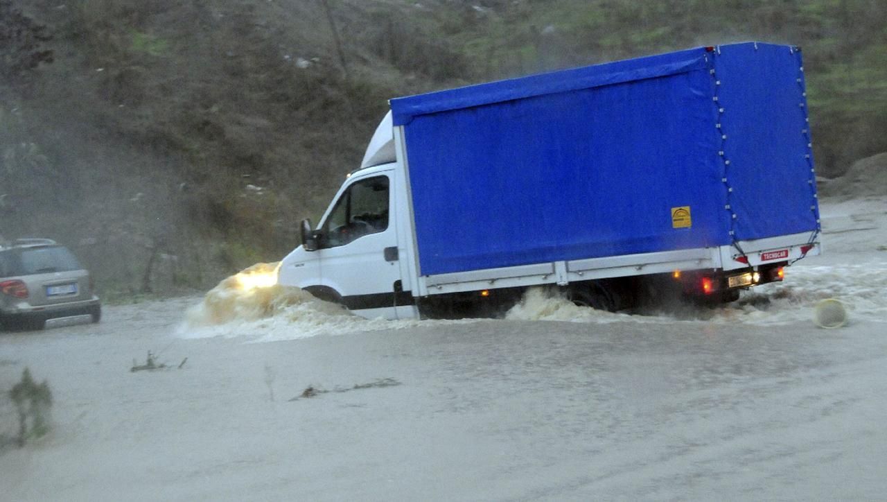 Sardinie - Itálie - povode&#328; - záplavy