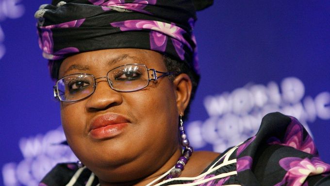 Nigerijka Okonjová-Iwealová bude jako první žena v čele Světové obchodní organizace (WTO). Zde je na snímku z roku 2009 na Světovém ekonomickém fóru.