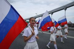 Evropa má eso v rukávu, kterým může zastavit Putina. Zaplaťte Američanům, radí ekonom