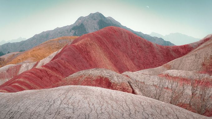 Červené hory, ponorné řeky a další divy očima nejlepších profesionálních fotografů