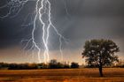 Nad Českem se ženou silné bouřky. Udeřily na jihu, výstraha platí až do pondělí