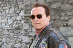 Schwarzenegger se z guvernéra stal šerifem v pohraničí