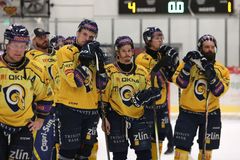 "Jste hrobaři hokeje." Ve Zlíně to vře, fanouškům vadí cenzura i vazba na rivala