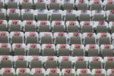 Jak už se stalo v pražské O2 areně zvykem, měli všichni z více než 16 tisíc diváků na své sedačce připravené speciální bílé finálové tričko.