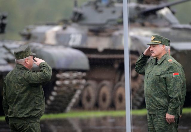 Lukašenko, Bělorusko, armáda