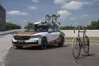 Jediná Škoda s třemi klikami na boku. Studentský Superb se blýskne na Tour de France